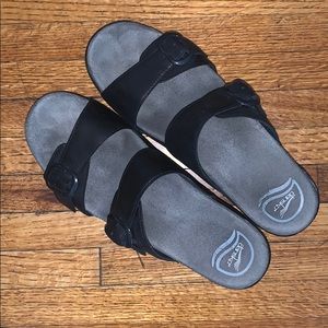 Dansko black sandal heels 👡